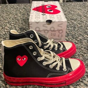 NEW - Women Converve Comme des Garçon size 7 High Top / Black with Red Soles